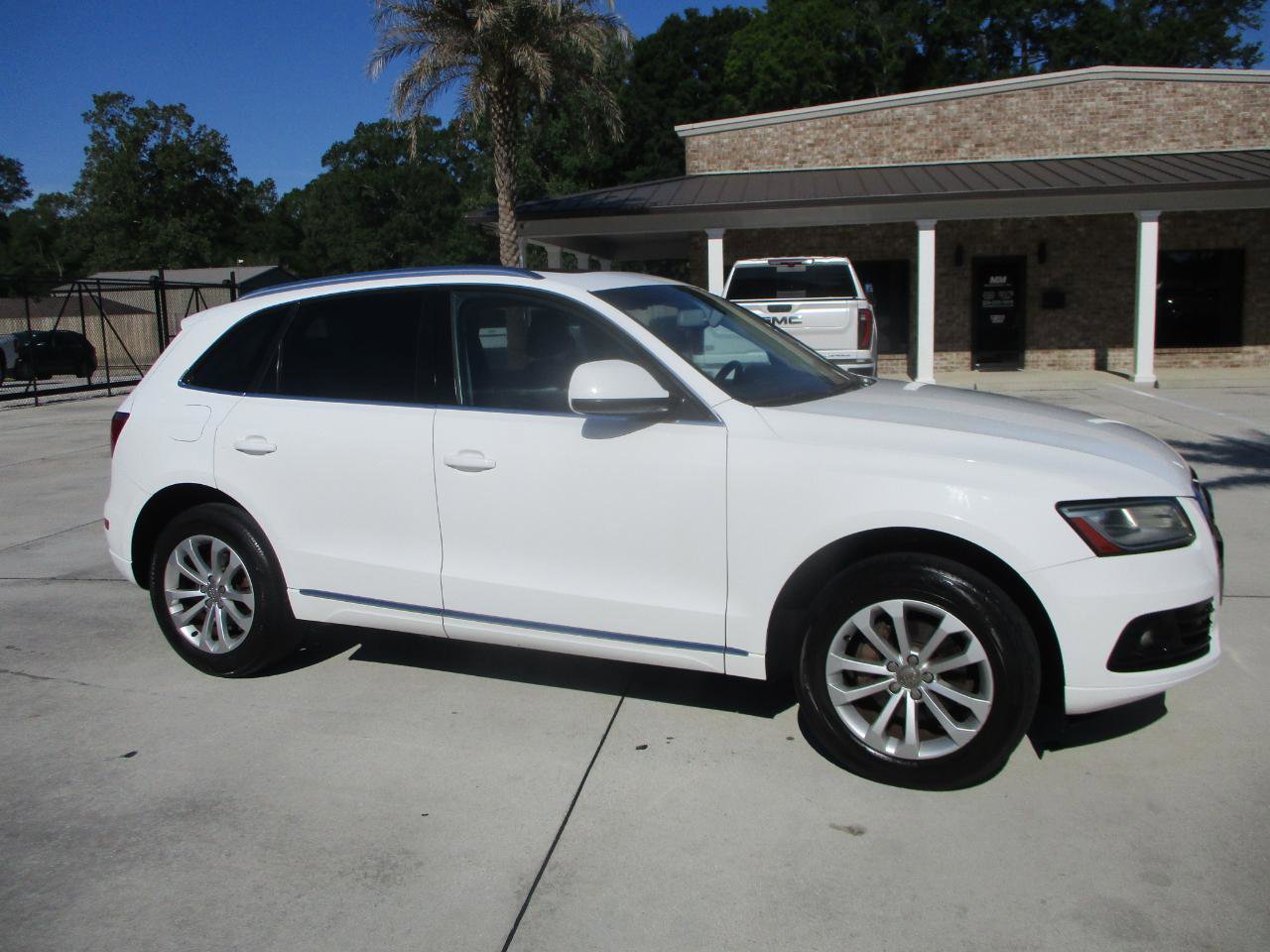 Used 2014 Audi Q5 2.0T Premium Plus w/ Premium Plus Package AWD/4WD image 1