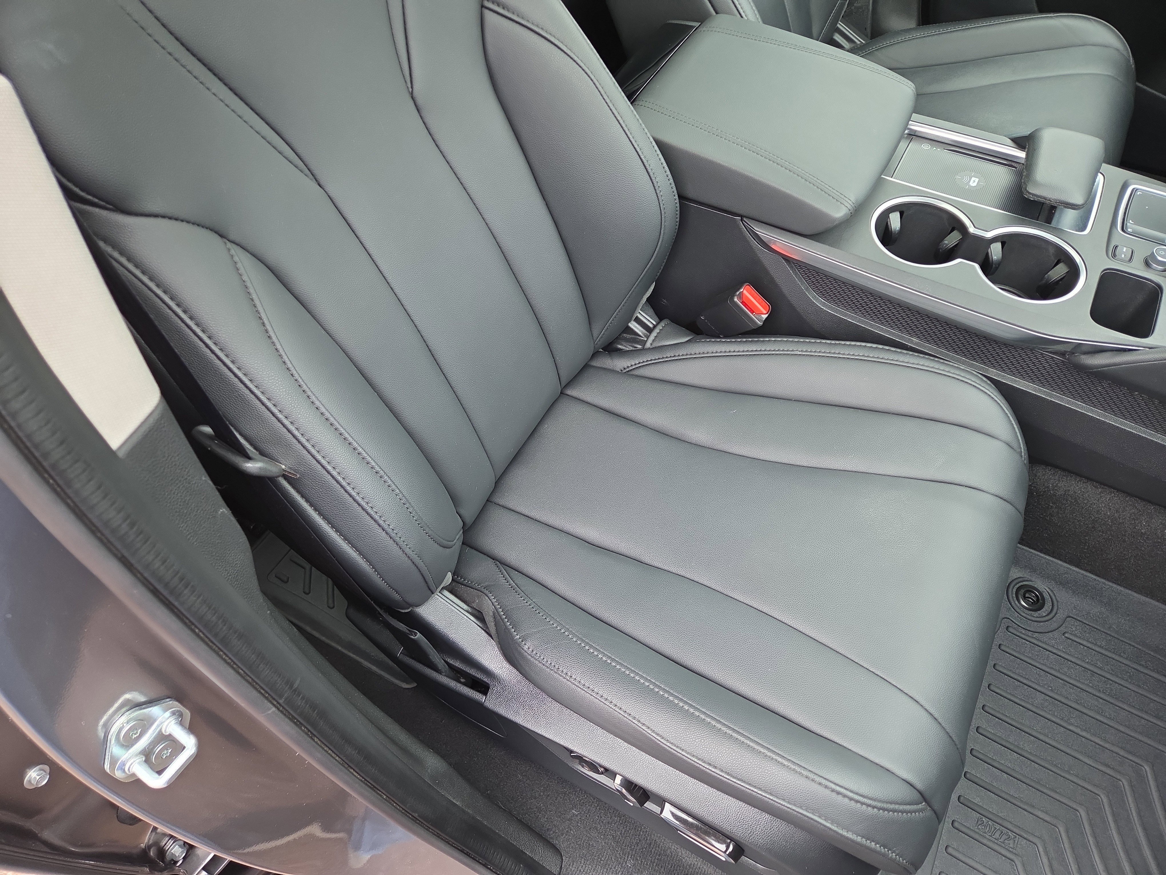 Used 2024 Acura MDX SH-AWD image 16