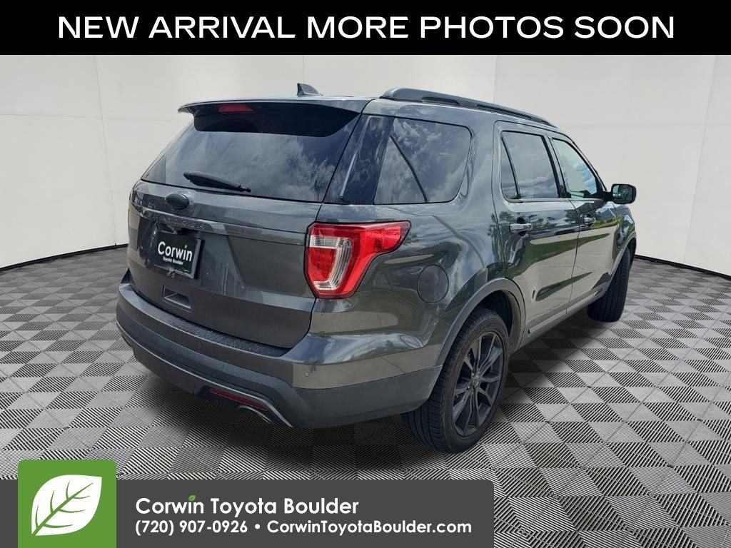 Used 2017 Ford Explorer XLT w/ Equipment Group 202A AWD/4WD image 8