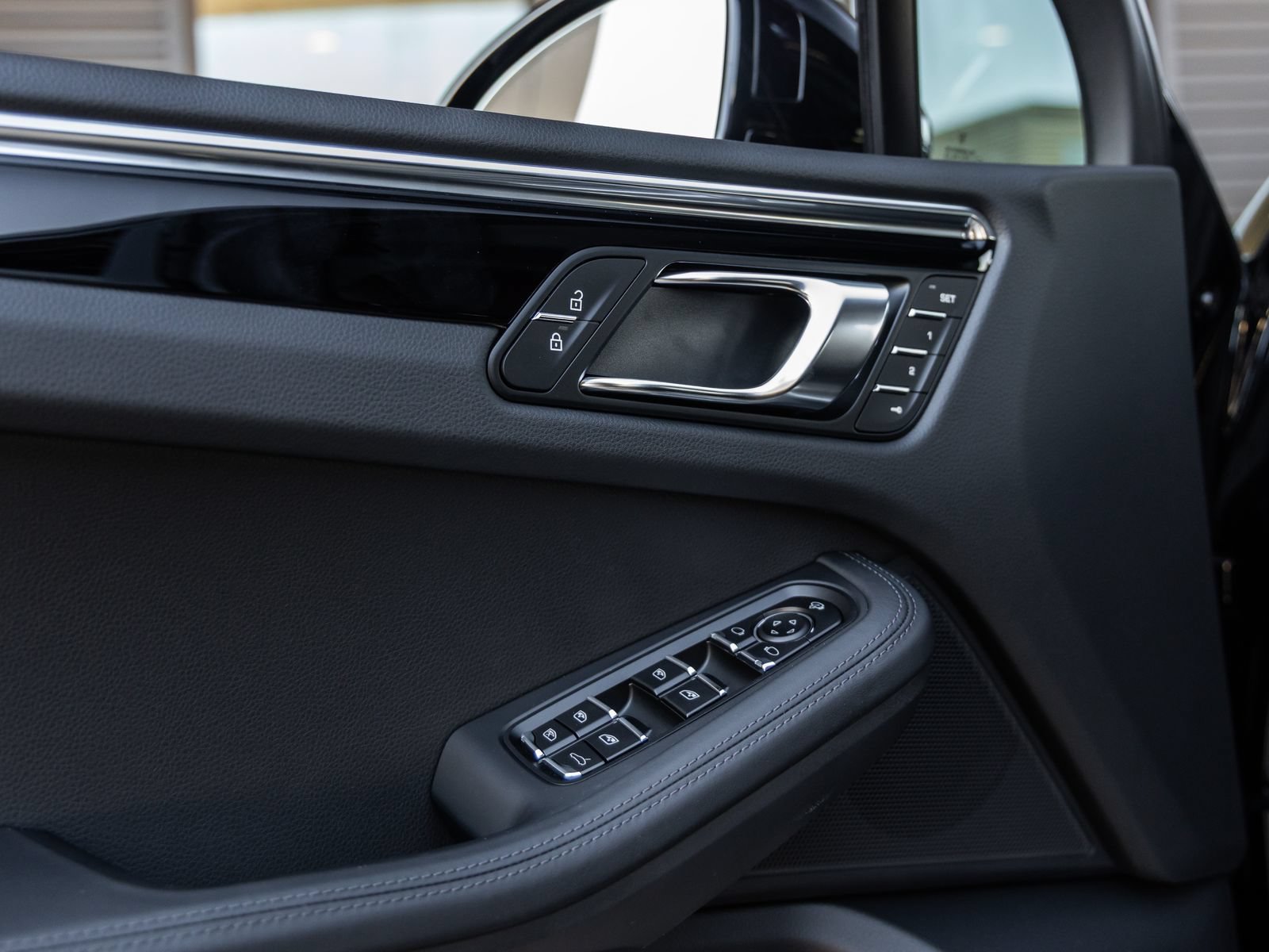 Certified 2026 Porsche Macan S AWD/4WD image 20