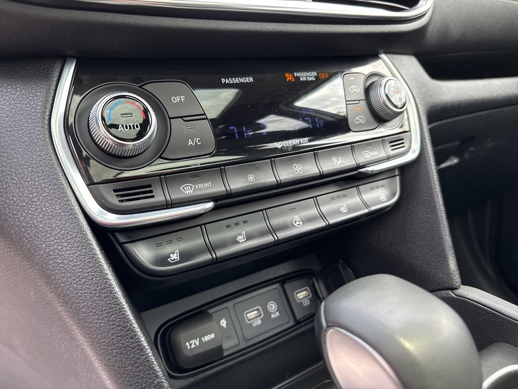 Used 2020 Hyundai Santa Fe Limited AWD/4WD image 19