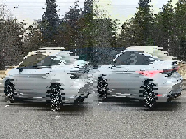 Used 2020 Toyota Avalon XSE image 4