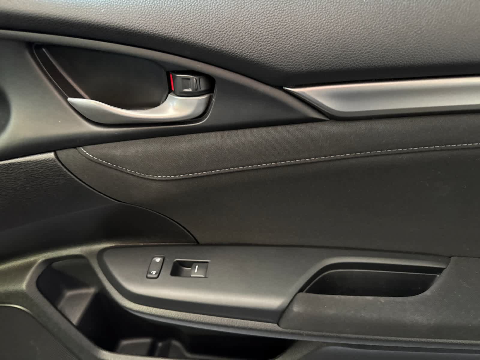 Used 2019 Honda Civic EX image 17