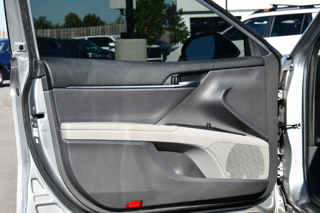 Used 2021 Toyota Camry LE w/ Convenience Package FWD image 15