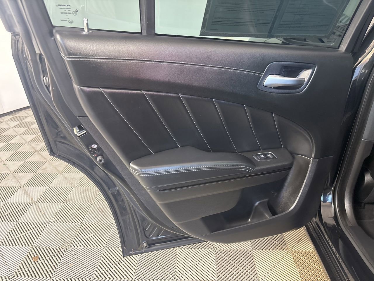 Used 2022 Dodge Charger SXT w/ Plus Group image 22