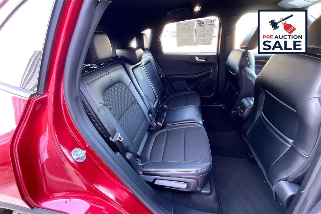 Used 2025 Ford Escape ST-Line Select AWD/4WD image 27