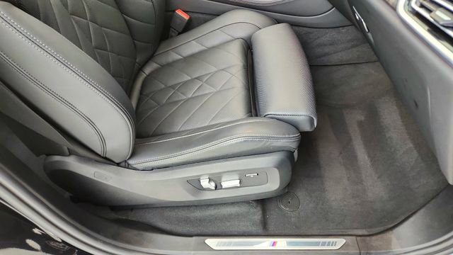 Used 2023 BMW X5 xDrive40i w/ M Sport Package image 24