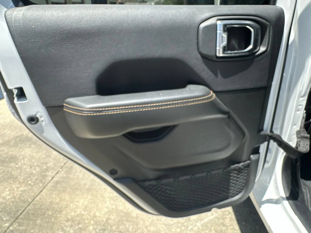 Used 2025 Jeep Wrangler Unlimited Sahara AWD/4WD image 27