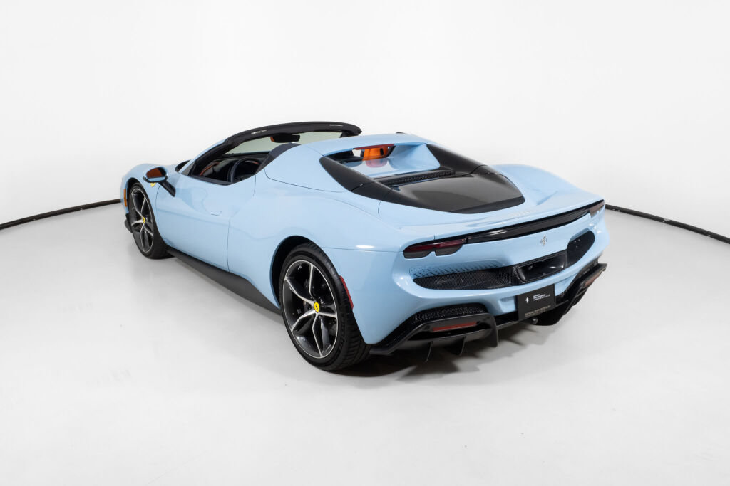 Used 2024 Ferrari 296 GTS RWD image 5