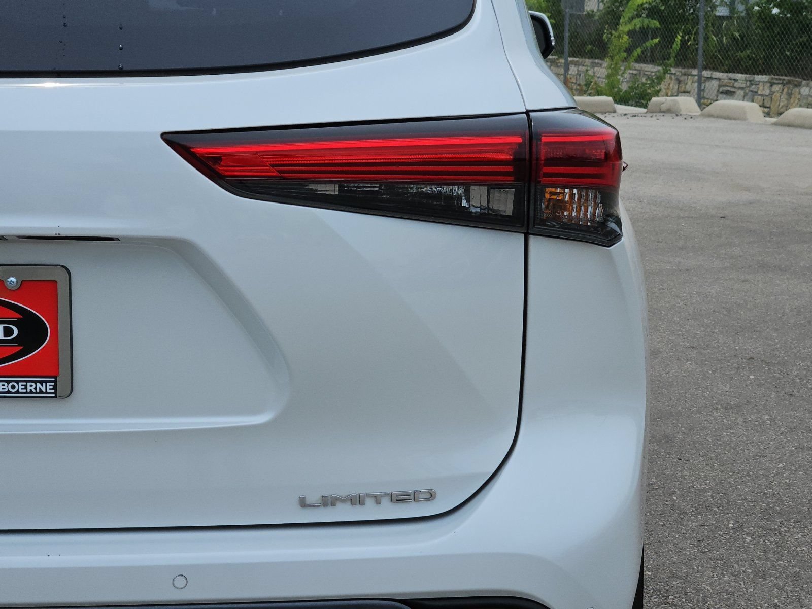 Used 2023 Toyota Highlander Limited FWD image 25