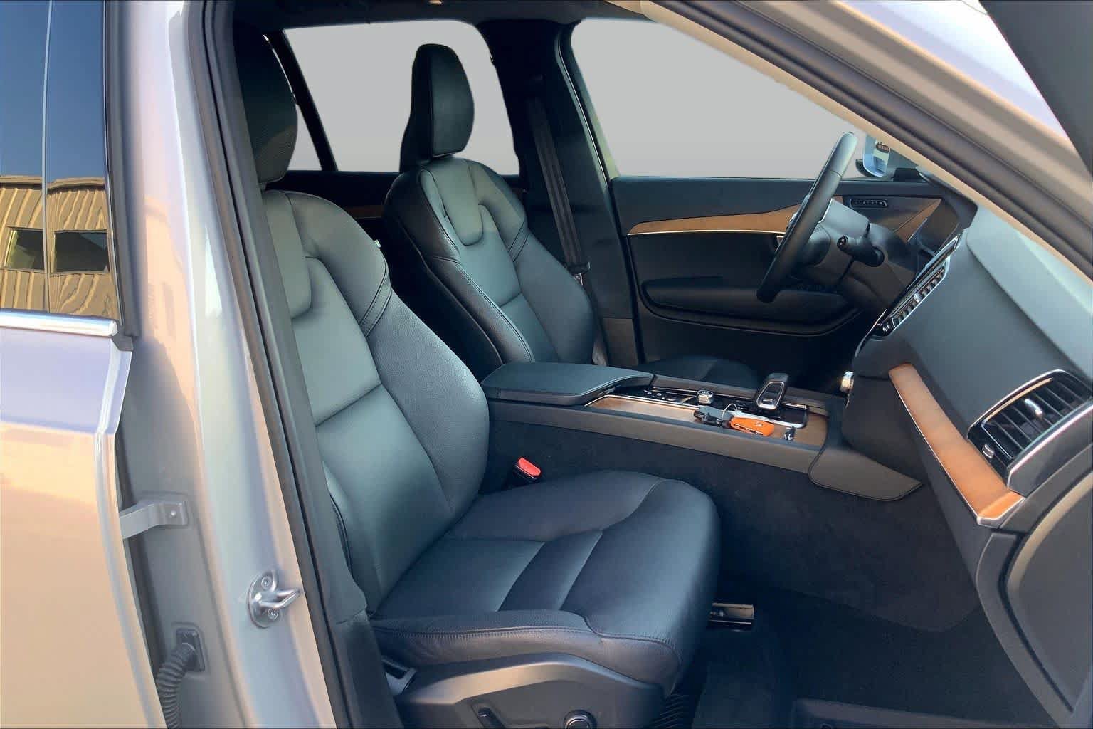 Used 2023 Volvo XC90 B6 Plus w/ Protection Package Premier AWD/4WD image 9