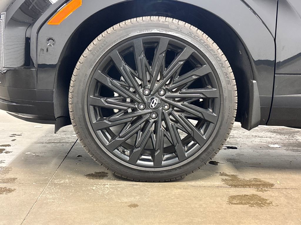 Used 2025 Hyundai Santa Fe Calligraphy image 9