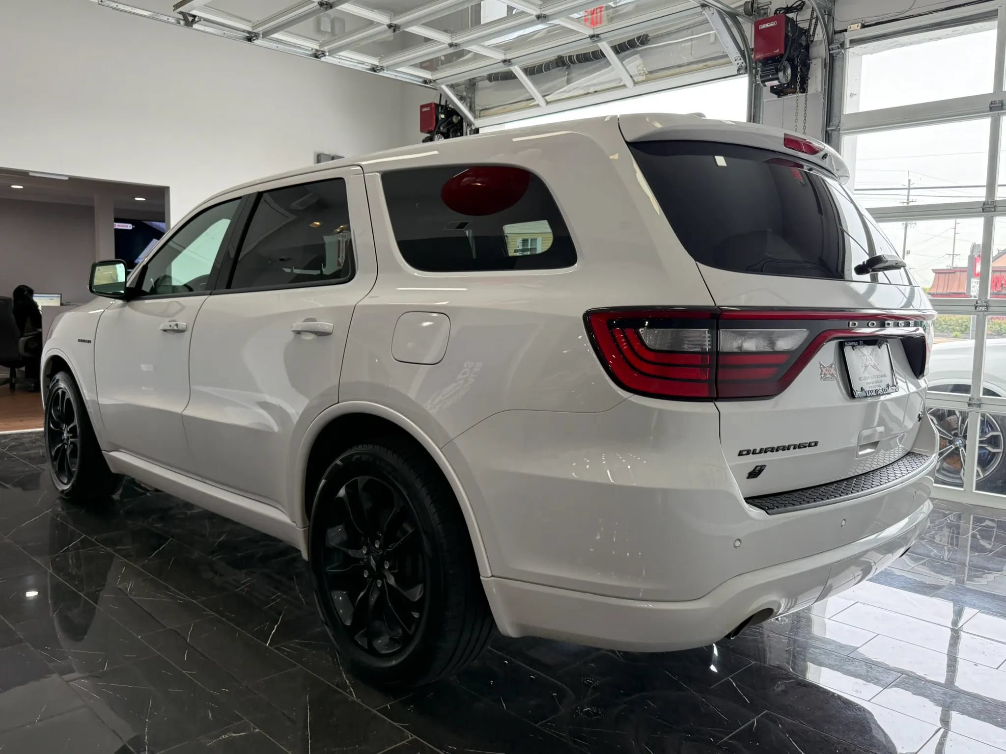 Used 2020 Dodge Durango R/T w/ Blacktop Package AWD/4WD image 4