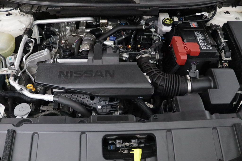 Used 2025 Nissan Rogue S AWD/4WD image 30