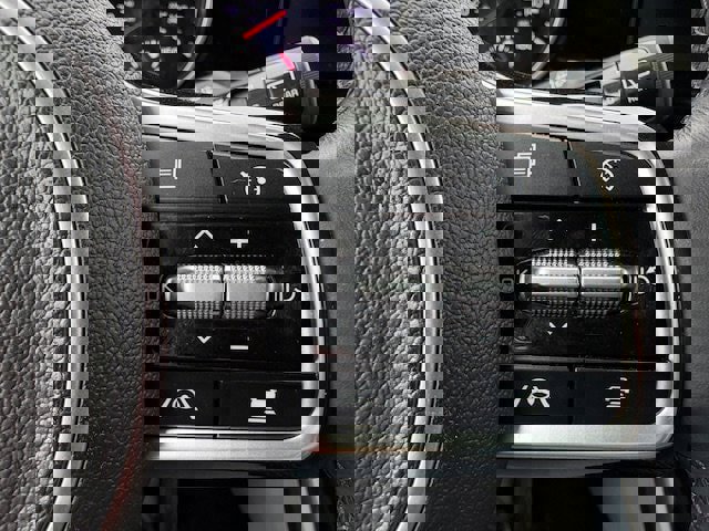 Used 2023 Kia Carnival EX image 21