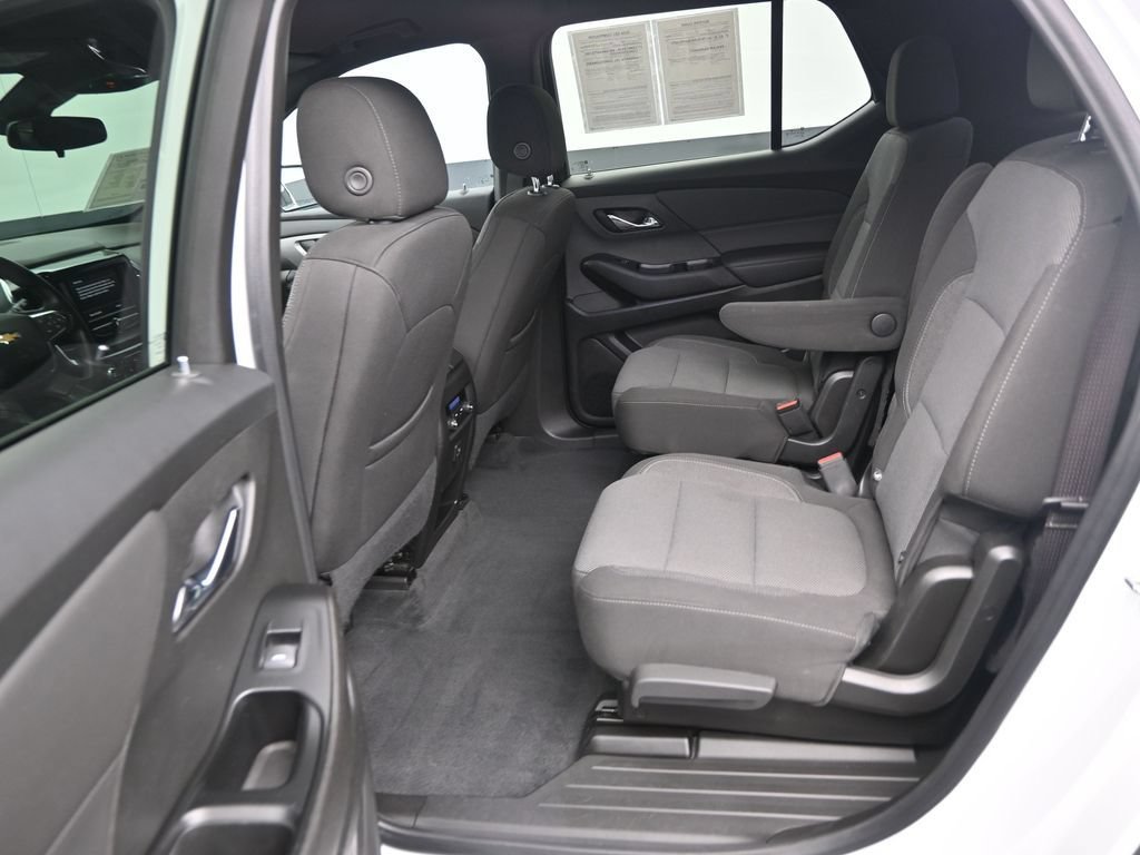 Used 2023 Chevrolet Traverse LT FWD image 13