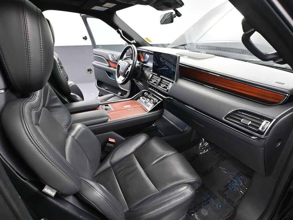 Used 2024 Lincoln Navigator Reserve image 55
