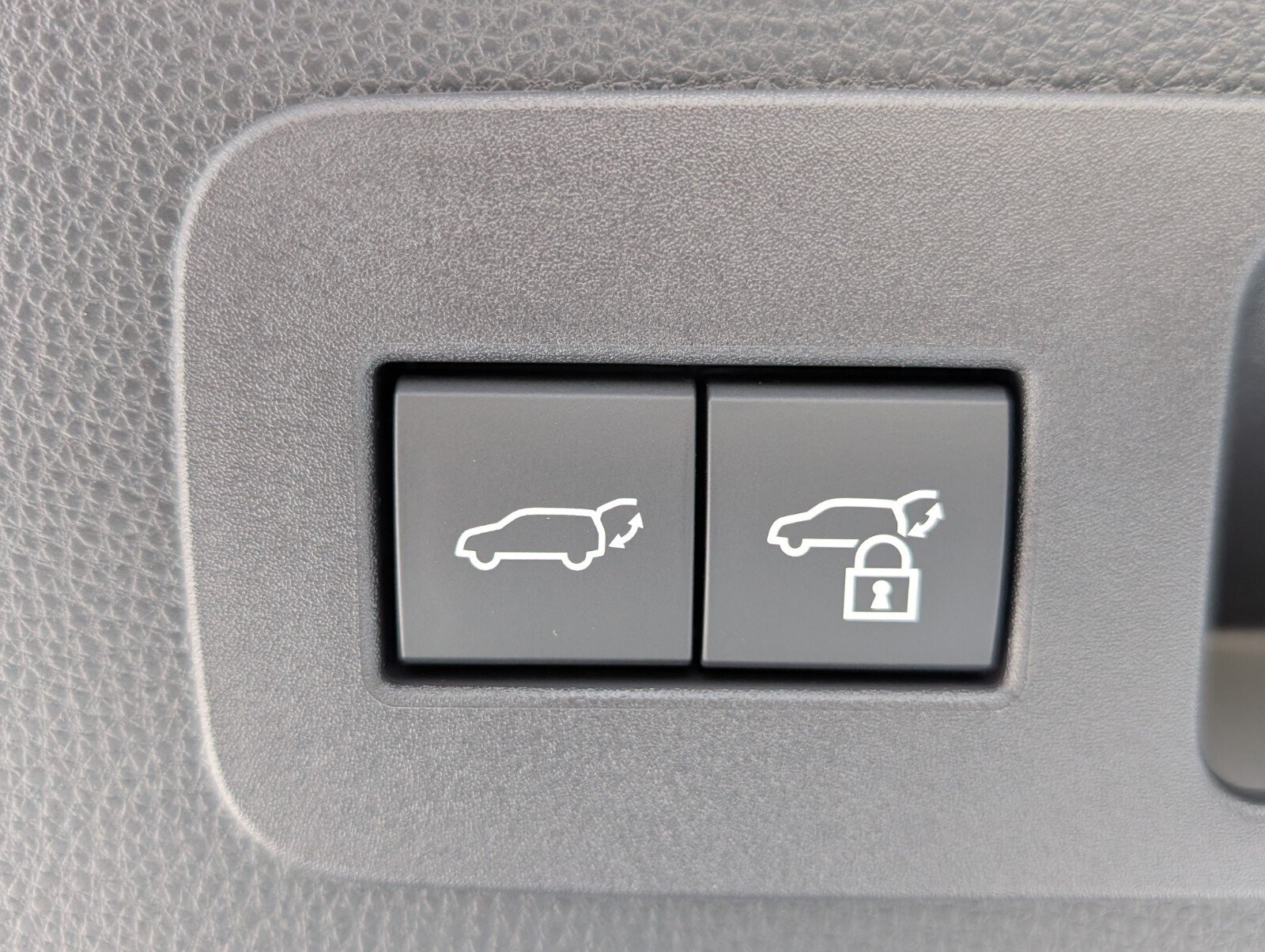 New 2026 Lexus LX 700h F Sport AWD/4WD image 17