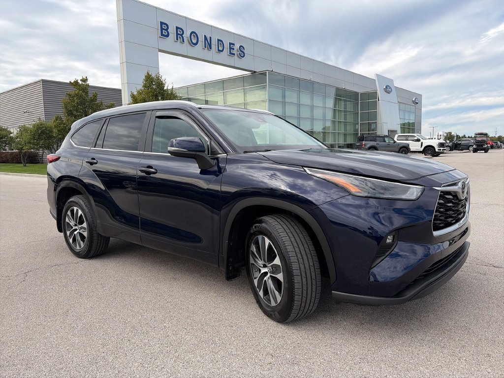 Used 2023 Toyota Highlander XLE
