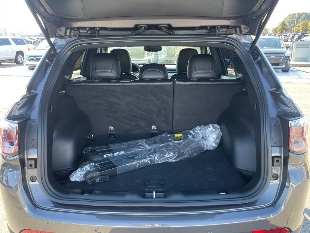 Used 2024 Jeep Compass Limited image 7