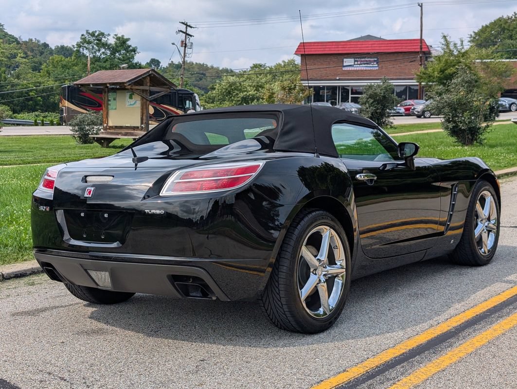 Used 2009 Saturn Sky Red Line RWD image 8
