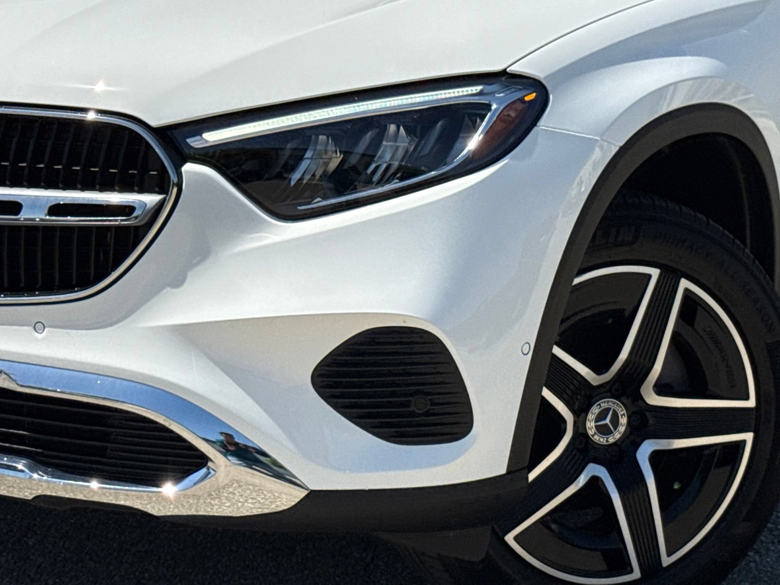 Used 2026 Mercedes-Benz GLC 300 image 3