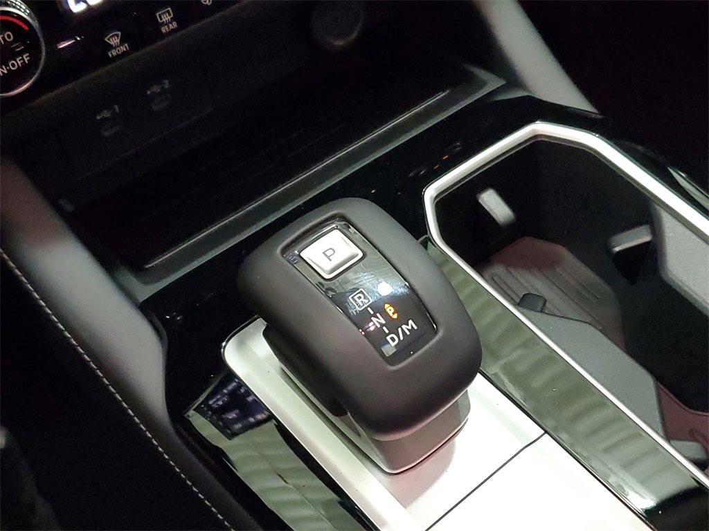 New 2025 Mitsubishi Outlander SE image 31