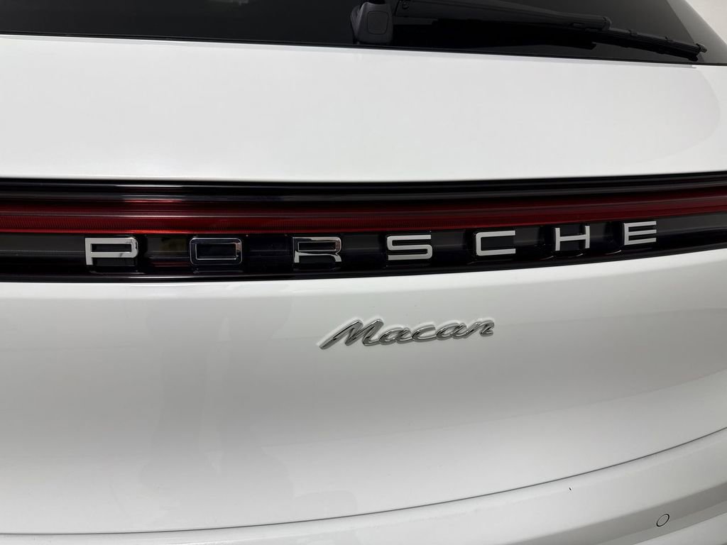 Certified 2025 Porsche Macan image 19