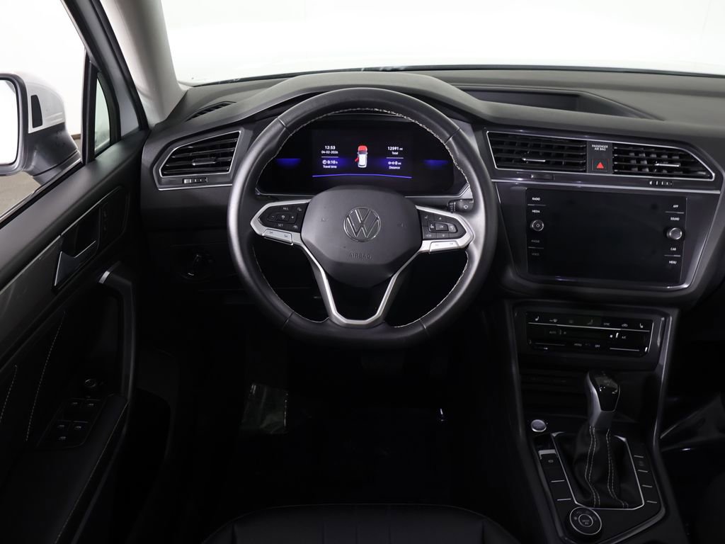 Used 2023 Volkswagen Tiguan SE image 35