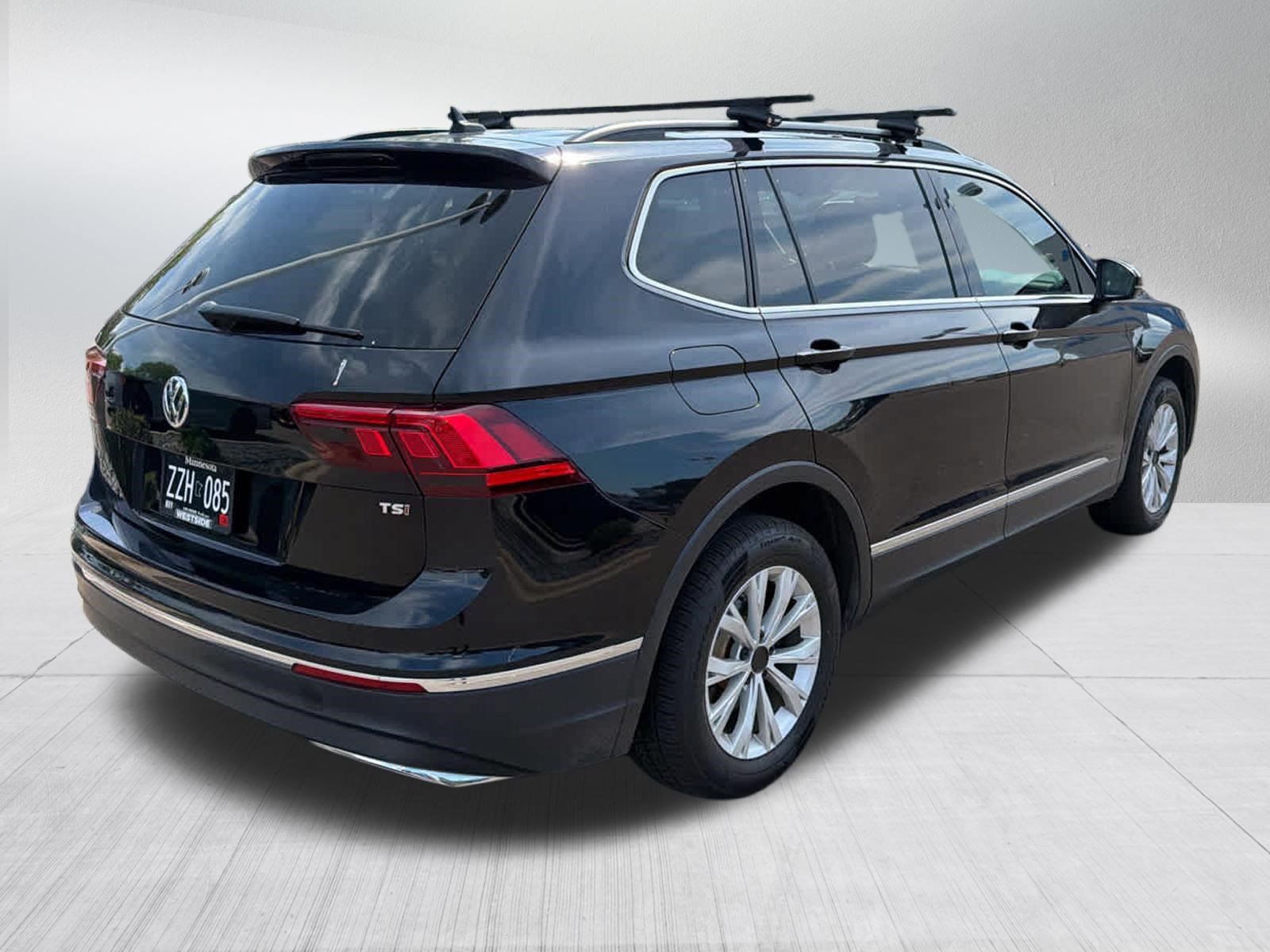 Used 2018 Volkswagen Tiguan SE AWD/4WD image 5