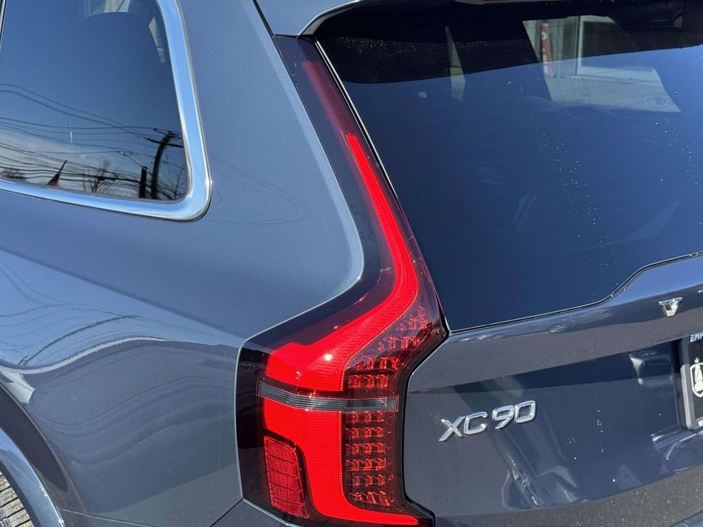 Certified 2026 Volvo XC90 T8 Plus w/ Protection Package Premier image 8