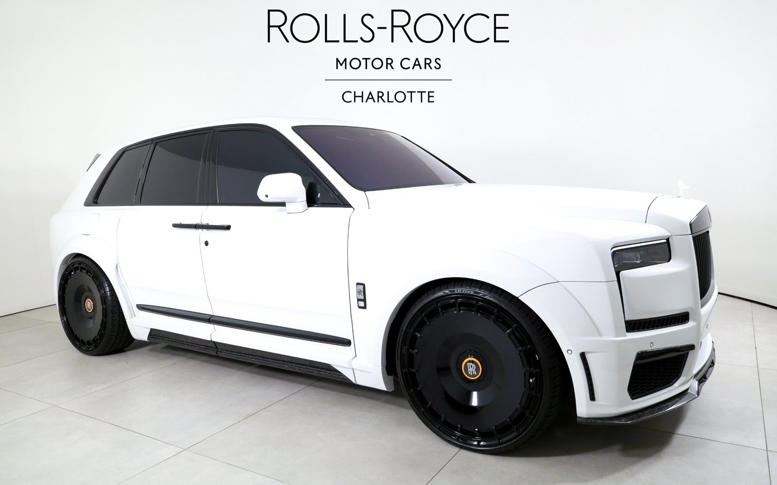 Used 2025 Rolls-Royce Cullinan AWD/4WD image 5