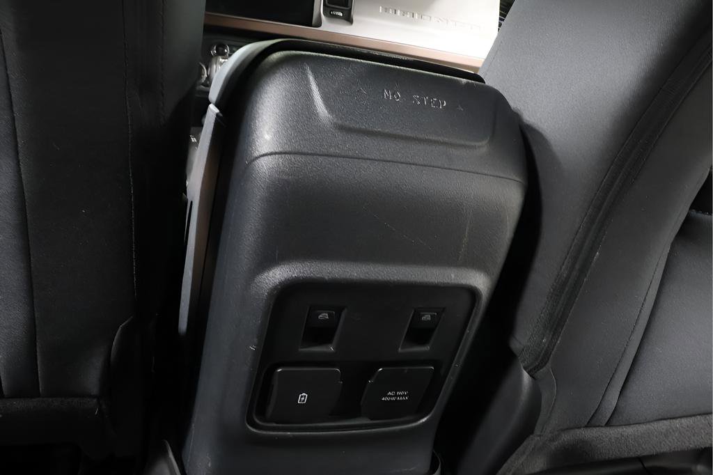 Used 2023 Ford Bronco Outer Banks w/ Sasquatch Package image 25