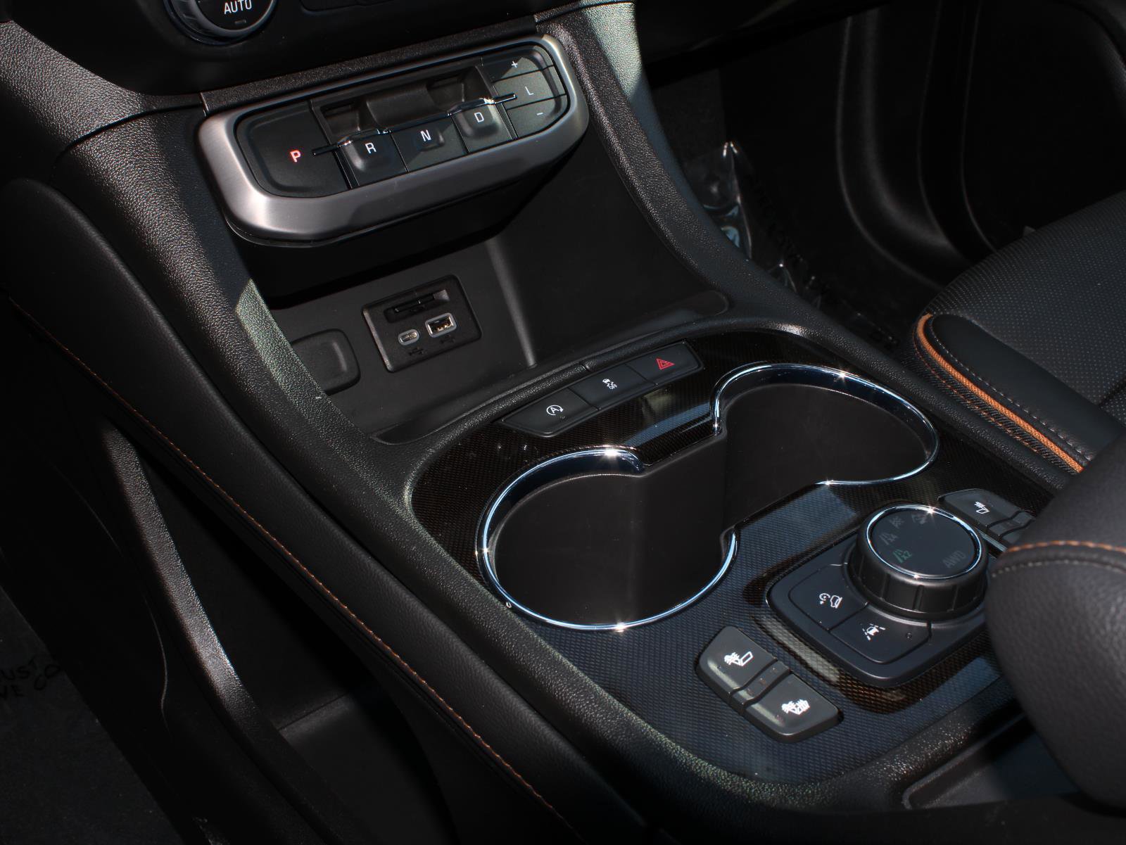 Used 2023 GMC Acadia AT4 image 15