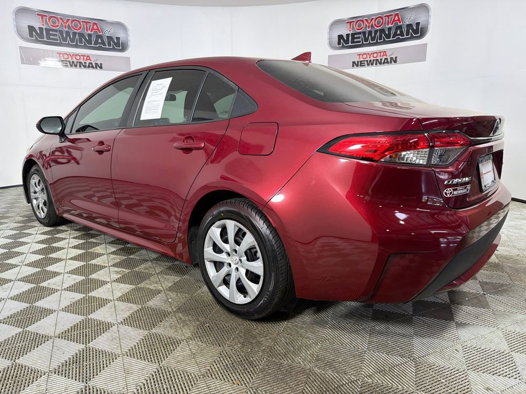 Used 2022 Toyota Corolla LE FWD image 5