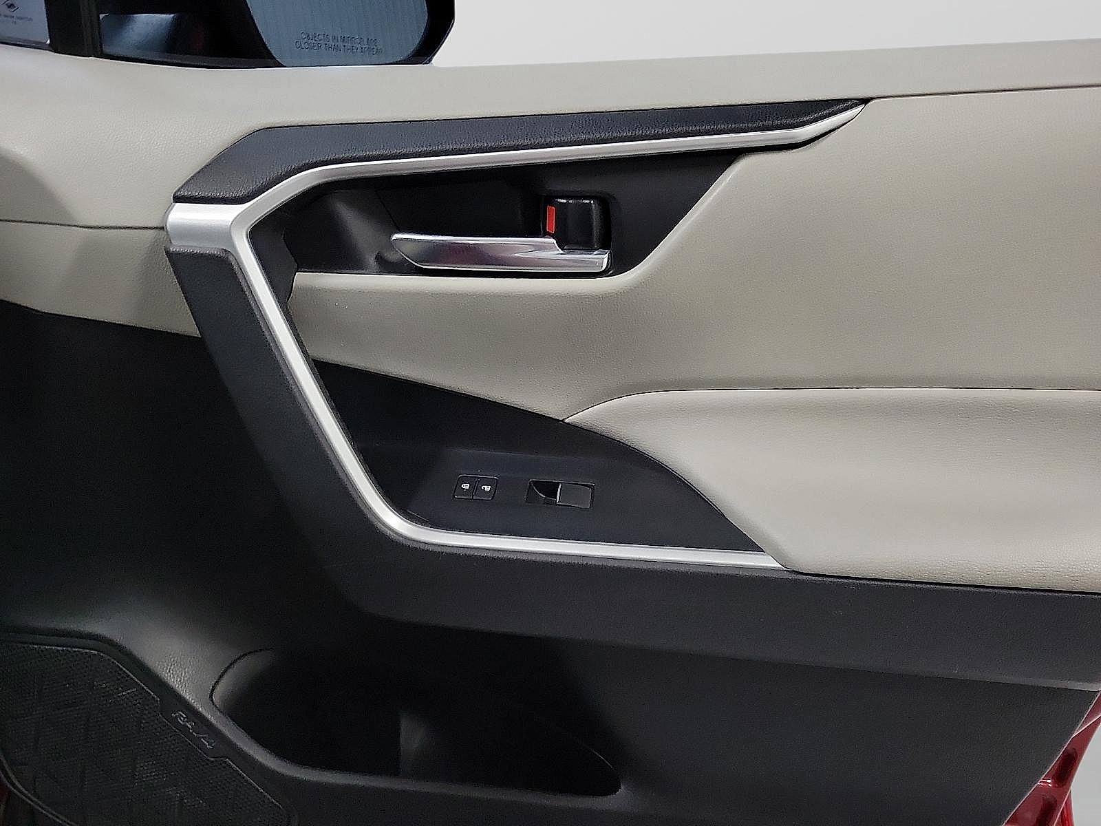 Certified 2021 Toyota RAV4 XLE Premium image 15