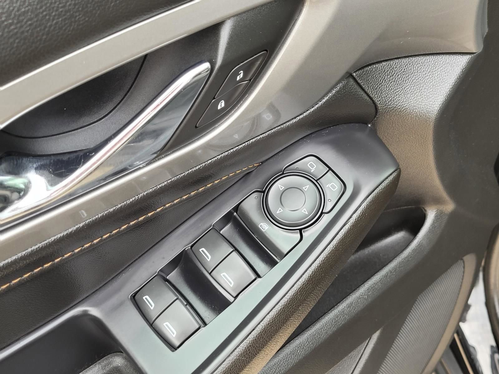 Used 2021 Chevrolet Traverse LS FWD image 21