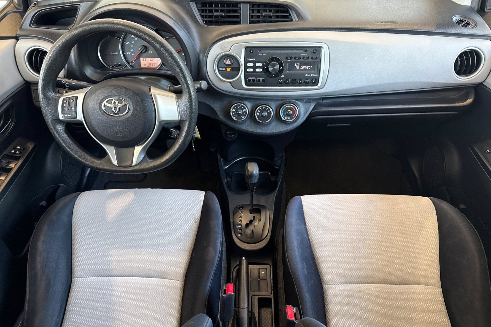 Used 2012 Toyota Yaris LE FWD image 15