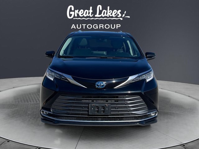 Used 2022 Toyota Sienna Limited image 8