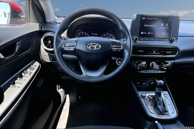 Used 2022 Hyundai Kona SEL w/ Cargo Package AWD/4WD image 8