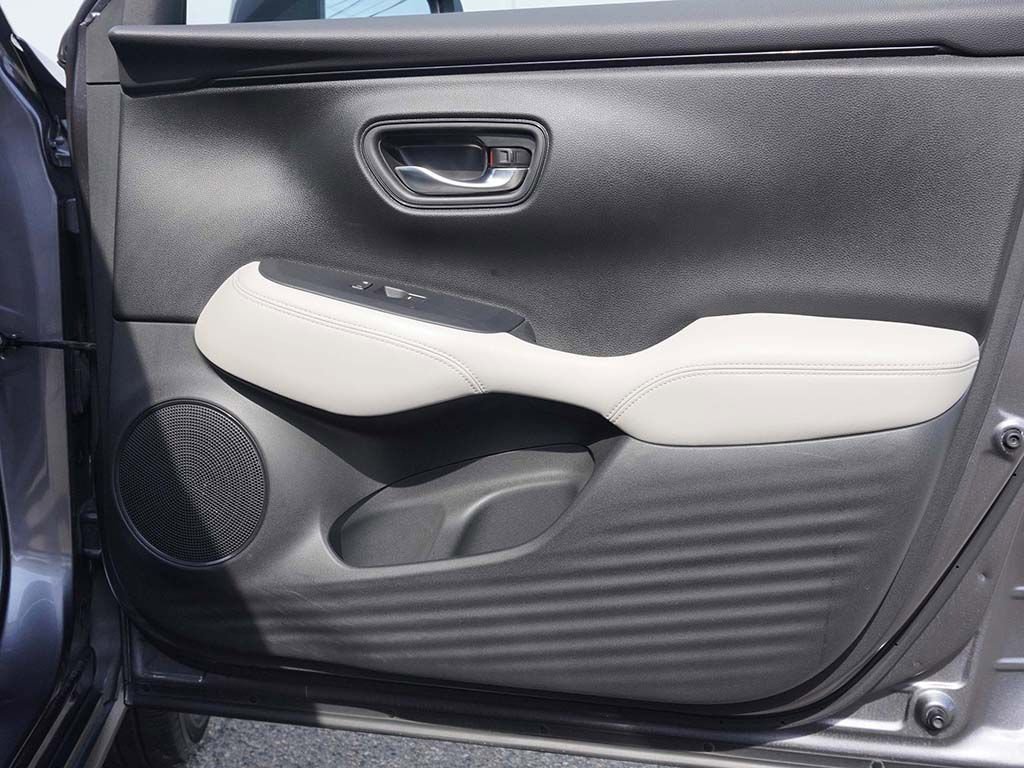 Used 2023 Honda HR-V LX image 17