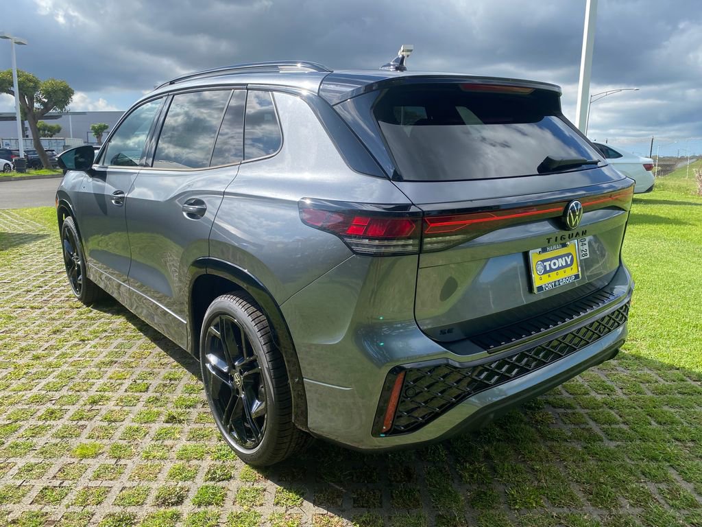 New 2026 Volkswagen Tiguan SE R-Line FWD image 5