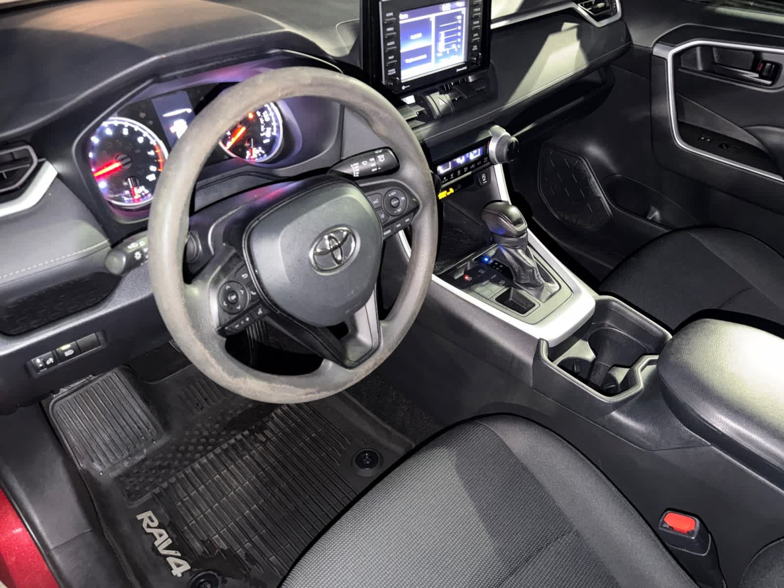 Used 2020 Toyota RAV4 LE w/ All Weather Liner Package AWD/4WD image 25