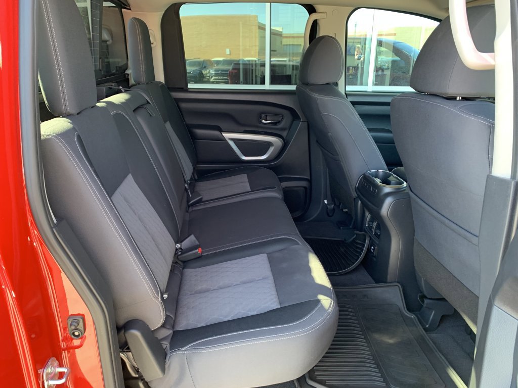 Used 2022 Nissan Titan SV w/ SV Convenience Package RWD image 32