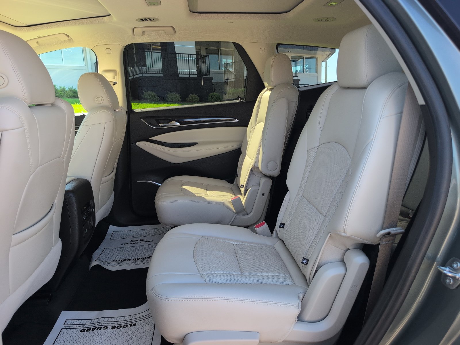 Used 2023 Buick Enclave Premium w/ Experience Buick Package FWD image 18