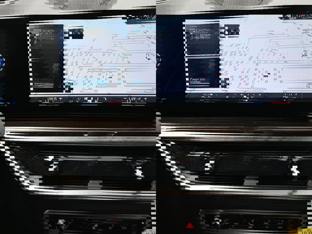 Used 2026 BMW X5 xDrive50e w/ Climate Comfort Package image 11