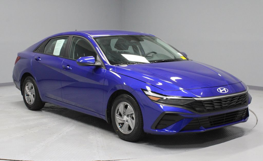 Used 2025 Hyundai Elantra SE