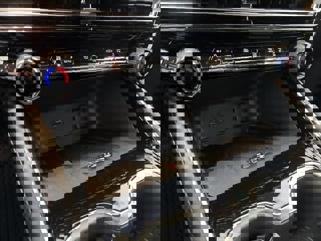 New 2026 Chevrolet Traverse LT w/ Midnight/Sport Edition image 21