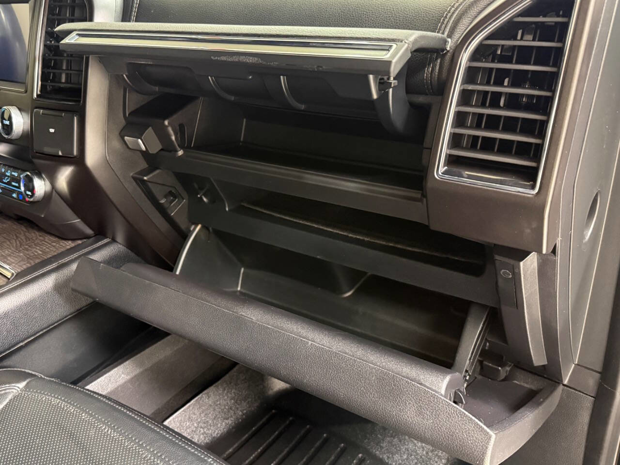 Used 2019 Ford Expedition Limited w/ Equipment Group 302A RWD image 45