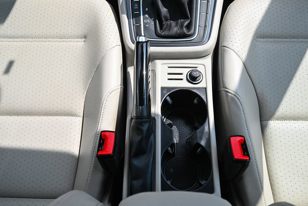 Used 2019 Volkswagen Golf SE FWD image 33